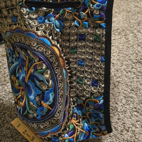 Embroidered backpack - Picture 3 of 6